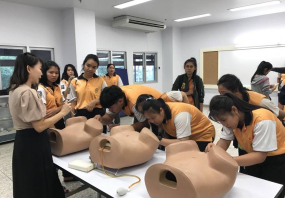 ภาพกิจกรรม โปรแกรมวิชาสาธารณสุขศาสตร์ จัดการอบรมการตรวจมะเร็งเต้านม การตรวจมะเร็งปากมดลูก