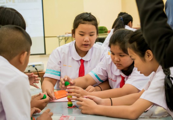 ภาพกิจกรรม คณะวิทยาศาสตร์และเทคโนโลยี จัดอบรมโครงงานวิทยาศาสตร์