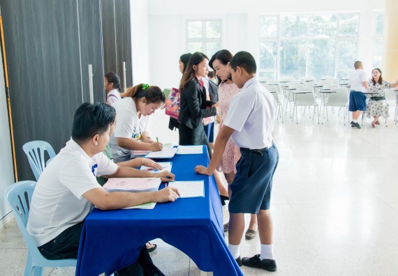 ภาพกิจกรรม คณะวิทยาศาสตร์และเทคโนโลยี จัดอบรมโครงงานวิทยาศาสตร์