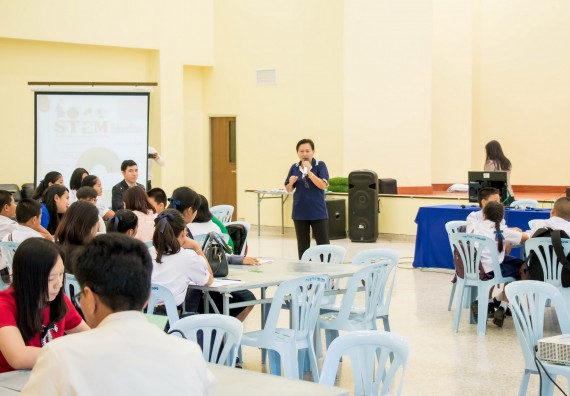 ภาพกิจกรรม คณะวิทยาศาสตร์และเทคโนโลยี จัดอบรมโครงงานวิทยาศาสตร์