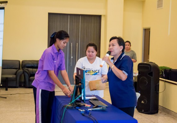 ภาพกิจกรรม คณะวิทยาศาสตร์และเทคโนโลยี จัดอบรมโครงงานวิทยาศาสตร์