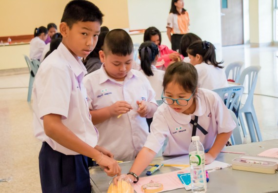 ภาพกิจกรรม คณะวิทยาศาสตร์และเทคโนโลยี จัดอบรมโครงงานวิทยาศาสตร์