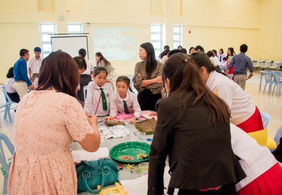 ภาพกิจกรรม คณะวิทยาศาสตร์และเทคโนโลยี จัดอบรมโครงงานวิทยาศาสตร์