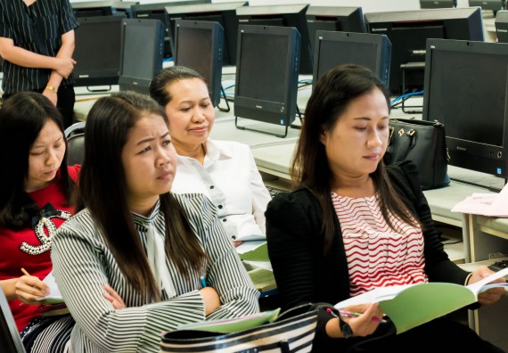 ภาพกิจกรรม คณะวิทยาศาสตร์และเทคโนโลยี จัดอบรมโครงงานวิทยาศาสตร์