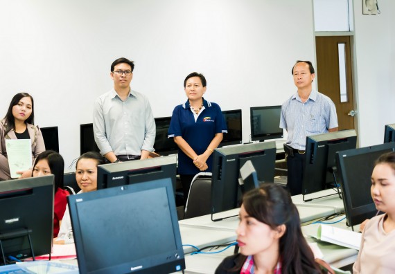 ภาพกิจกรรม คณะวิทยาศาสตร์และเทคโนโลยี จัดอบรมโครงงานวิทยาศาสตร์