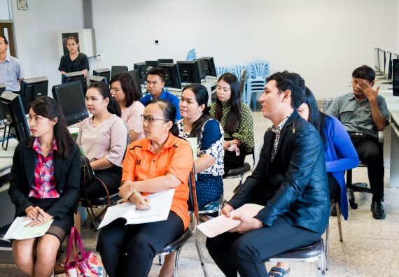 ภาพกิจกรรม คณะวิทยาศาสตร์และเทคโนโลยี จัดอบรมโครงงานวิทยาศาสตร์