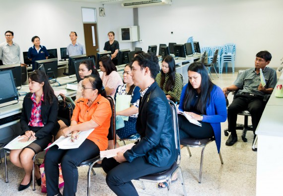 ภาพกิจกรรม คณะวิทยาศาสตร์และเทคโนโลยี จัดอบรมโครงงานวิทยาศาสตร์