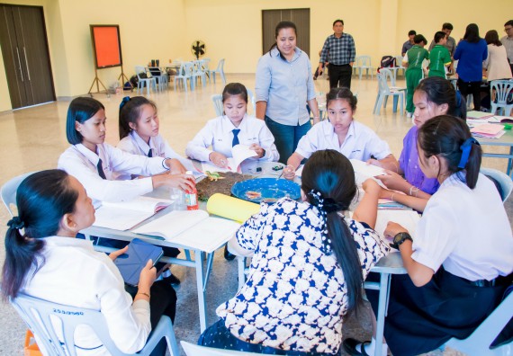 ภาพกิจกรรม คณะวิทยาศาสตร์และเทคโนโลยี จัดอบรมโครงงานวิทยาศาสตร์