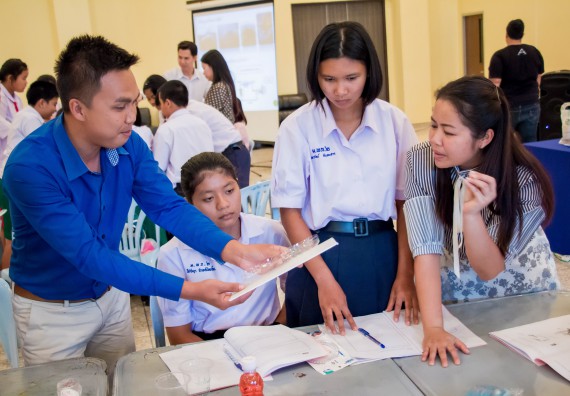 ภาพกิจกรรม คณะวิทยาศาสตร์และเทคโนโลยี จัดอบรมโครงงานวิทยาศาสตร์