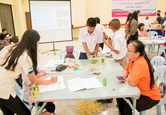 ภาพกิจกรรม คณะวิทยาศาสตร์และเทคโนโลยี จัดอบรมโครงงานวิทยาศาสตร์