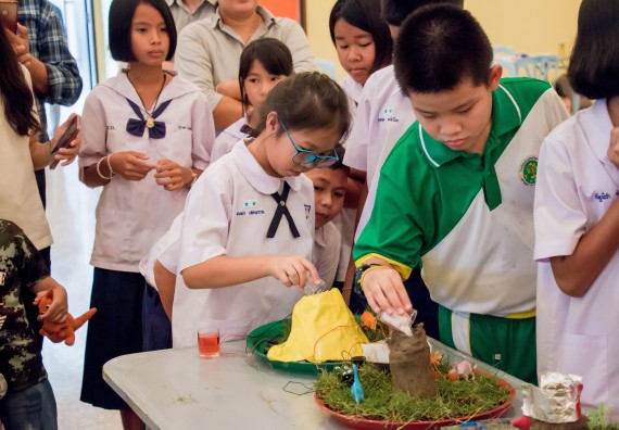 ภาพกิจกรรม คณะวิทยาศาสตร์และเทคโนโลยี จัดอบรมโครงงานวิทยาศาสตร์