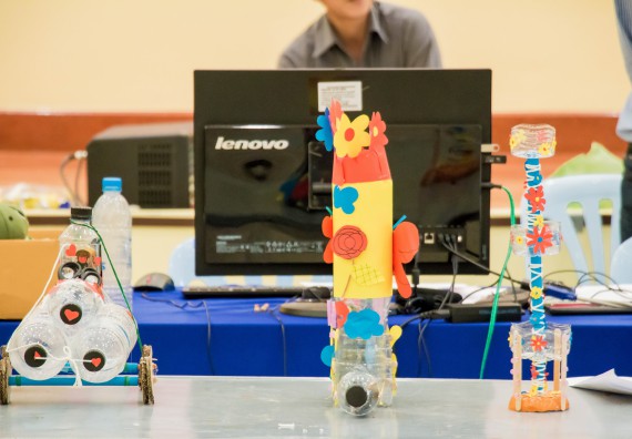 ภาพกิจกรรม คณะวิทยาศาสตร์และเทคโนโลยี จัดอบรมโครงงานวิทยาศาสตร์