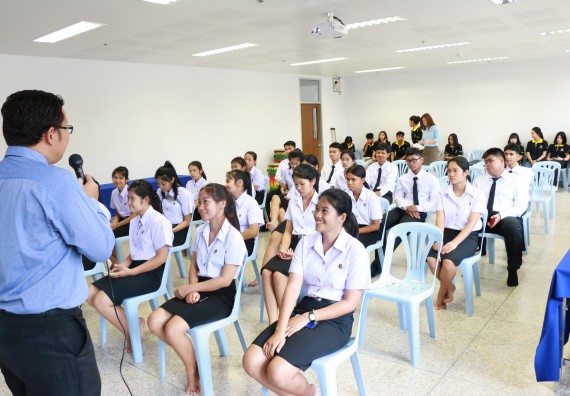 ภาพกิจกรรม โปรแกรมวิชาเคมี จัดการอบรมเตรียมความพร้อมทางการเรียน