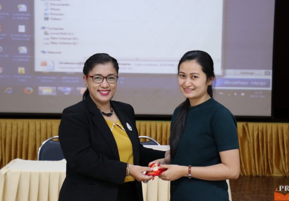 ภาพกิจกรรม คณะวิทยาศาสตร์และเทคโนโลยี เข้าร่วมโครงการนำเสนอแนวปฏิบัติที่ดีของหลักสูตร หน่วยงานสายสนับสนุน ด้านการบริการวิชาการ ด้านศิลปวัฒนธรรม ด้านการวิจัย และด้านการบูรณาการพันธกิจ ประจำปีการศึกษา 2560