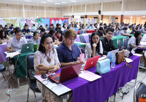 ภาพกิจกรรม คณะวิทยาศาสตร์และเทคโนโลยี เข้าร่วมโครงการนำเสนอแนวปฏิบัติที่ดีของหลักสูตร หน่วยงานสายสนับสนุน ด้านการบริการวิชาการ ด้านศิลปวัฒนธรรม ด้านการวิจัย และด้านการบูรณาการพันธกิจ ประจำปีการศึกษา 2560