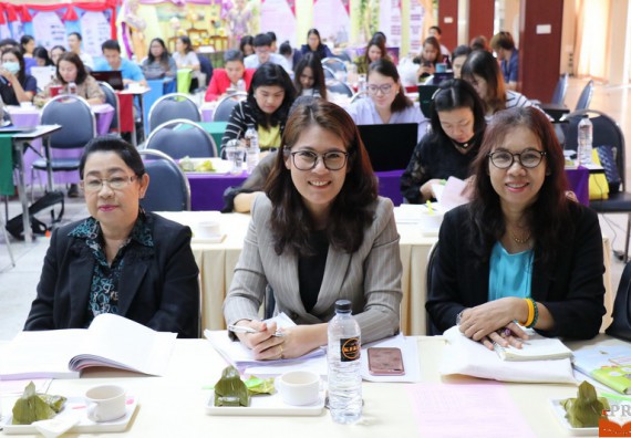 ภาพกิจกรรม คณะวิทยาศาสตร์และเทคโนโลยี เข้าร่วมโครงการนำเสนอแนวปฏิบัติที่ดีของหลักสูตร หน่วยงานสายสนับสนุน ด้านการบริการวิชาการ ด้านศิลปวัฒนธรรม ด้านการวิจัย และด้านการบูรณาการพันธกิจ ประจำปีการศึกษา 2560