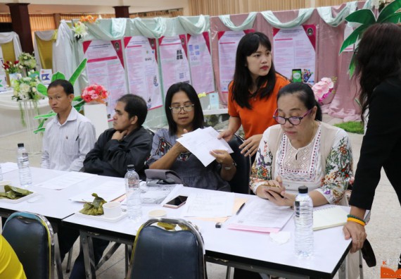 ภาพกิจกรรม คณะวิทยาศาสตร์และเทคโนโลยี เข้าร่วมโครงการนำเสนอแนวปฏิบัติที่ดีของหลักสูตร หน่วยงานสายสนับสนุน ด้านการบริการวิชาการ ด้านศิลปวัฒนธรรม ด้านการวิจัย และด้านการบูรณาการพันธกิจ ประจำปีการศึกษา 2560