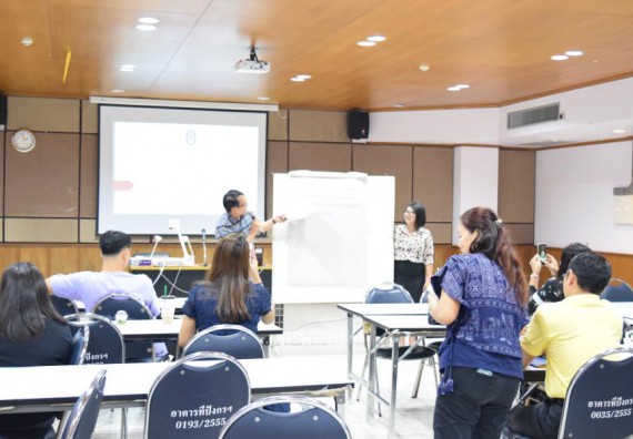 ภาพกิจกรรม คณะวิทยาศาสตร์และเทคโนโลยี เข้าร่วมอบรมการพัฒนาชุดโครงการวิจัยร่วมกับพี่เลี้ยงนักวิจัย