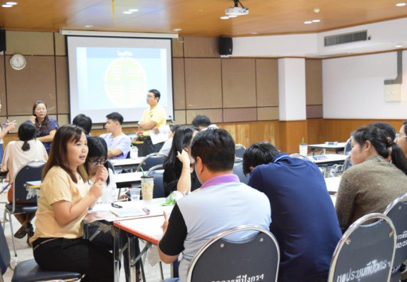 ภาพกิจกรรม คณะวิทยาศาสตร์และเทคโนโลยี เข้าร่วมอบรมการพัฒนาชุดโครงการวิจัยร่วมกับพี่เลี้ยงนักวิจัย