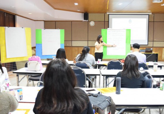 ภาพกิจกรรม คณะวิทยาศาสตร์และเทคโนโลยี เข้าร่วมอบรมการพัฒนาชุดโครงการวิจัยร่วมกับพี่เลี้ยงนักวิจัย