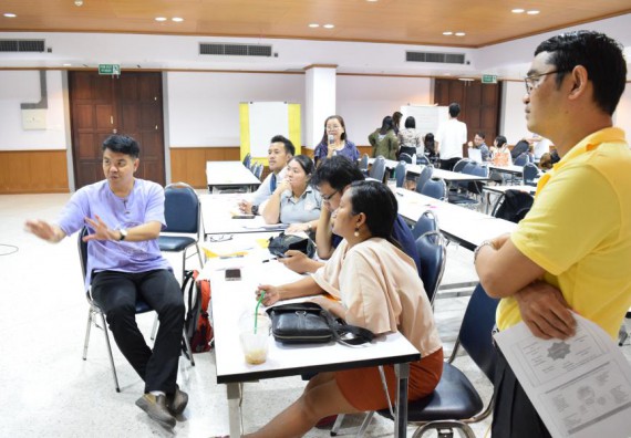 ภาพกิจกรรม คณะวิทยาศาสตร์และเทคโนโลยี เข้าร่วมอบรมการพัฒนาชุดโครงการวิจัยร่วมกับพี่เลี้ยงนักวิจัย