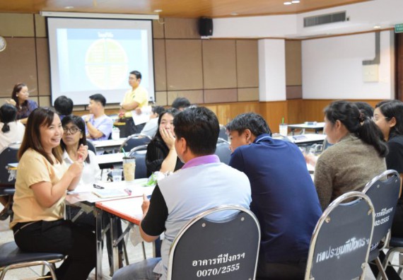 ภาพกิจกรรม คณะวิทยาศาสตร์และเทคโนโลยี เข้าร่วมอบรมการพัฒนาชุดโครงการวิจัยร่วมกับพี่เลี้ยงนักวิจัย