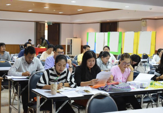 ภาพกิจกรรม คณะวิทยาศาสตร์และเทคโนโลยี เข้าร่วมอบรมการพัฒนาชุดโครงการวิจัยร่วมกับพี่เลี้ยงนักวิจัย