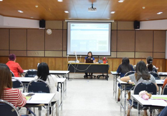 ภาพกิจกรรม คณะวิทยาศาสตร์และเทคโนโลยี เข้าร่วมนำเสนอผลการจัดการความรู้ ประจำปีการศึกษา 2560