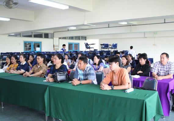 ภาพกิจกรรม โปรแกรมวิชาคณิตศาสตร์ จัดการอบรมเชิงปฏิบัติการ เรื่อง การจัดทำโครงงานและการใช้โปรแกรมสำเร็จรูปทางคณิตศาสตร์