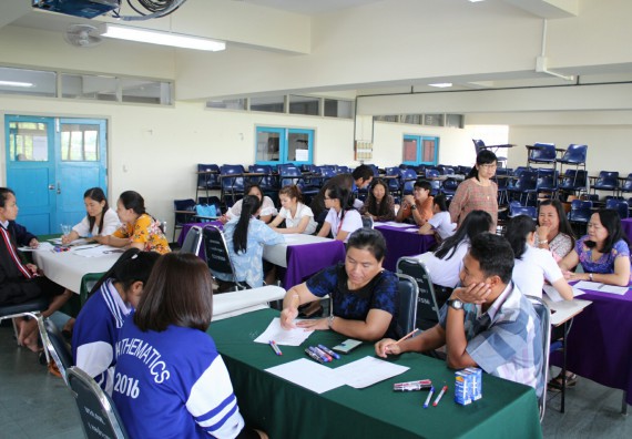 ภาพกิจกรรม โปรแกรมวิชาคณิตศาสตร์ จัดการอบรมเชิงปฏิบัติการ เรื่อง การจัดทำโครงงานและการใช้โปรแกรมสำเร็จรูปทางคณิตศาสตร์