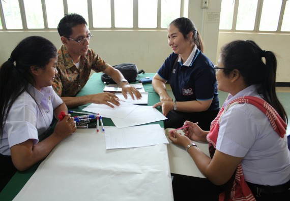 ภาพกิจกรรม โปรแกรมวิชาคณิตศาสตร์ จัดการอบรมเชิงปฏิบัติการ เรื่อง การจัดทำโครงงานและการใช้โปรแกรมสำเร็จรูปทางคณิตศาสตร์