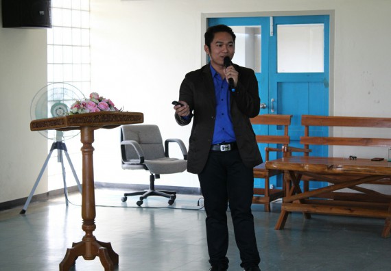 ภาพกิจกรรม โปรแกรมวิชาคณิตศาสตร์ จัดการอบรมเชิงปฏิบัติการ เรื่อง การจัดทำโครงงานและการใช้โปรแกรมสำเร็จรูปทางคณิตศาสตร์