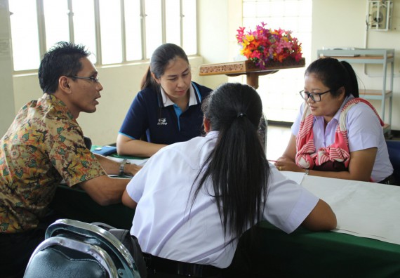 ภาพกิจกรรม โปรแกรมวิชาคณิตศาสตร์ จัดการอบรมเชิงปฏิบัติการ เรื่อง การจัดทำโครงงานและการใช้โปรแกรมสำเร็จรูปทางคณิตศาสตร์