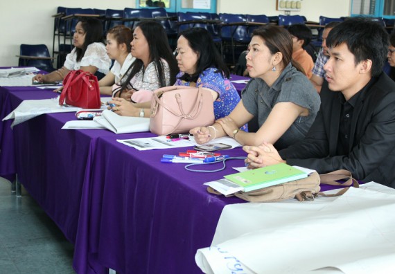 ภาพกิจกรรม โปรแกรมวิชาคณิตศาสตร์ จัดการอบรมเชิงปฏิบัติการ เรื่อง การจัดทำโครงงานและการใช้โปรแกรมสำเร็จรูปทางคณิตศาสตร์