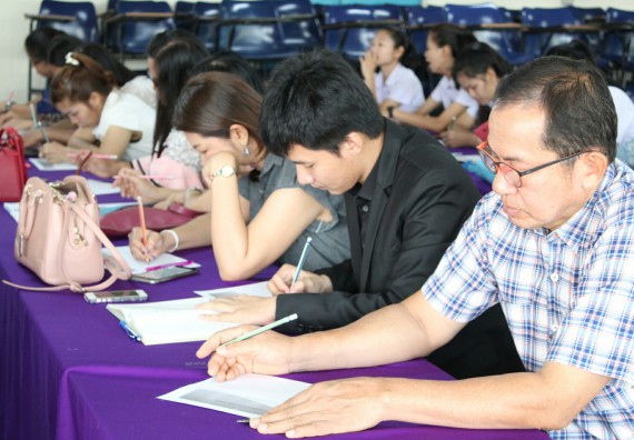 ภาพกิจกรรม โปรแกรมวิชาคณิตศาสตร์ จัดการอบรมเชิงปฏิบัติการ เรื่อง การจัดทำโครงงานและการใช้โปรแกรมสำเร็จรูปทางคณิตศาสตร์