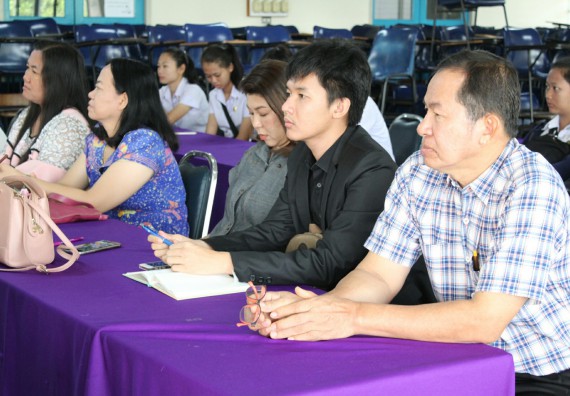 ภาพกิจกรรม โปรแกรมวิชาคณิตศาสตร์ จัดการอบรมเชิงปฏิบัติการ เรื่อง การจัดทำโครงงานและการใช้โปรแกรมสำเร็จรูปทางคณิตศาสตร์