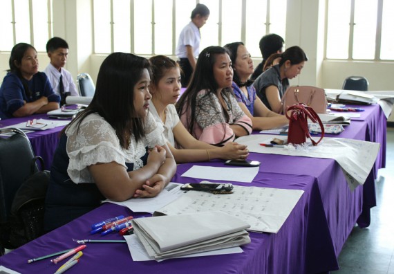 ภาพกิจกรรม โปรแกรมวิชาคณิตศาสตร์ จัดการอบรมเชิงปฏิบัติการ เรื่อง การจัดทำโครงงานและการใช้โปรแกรมสำเร็จรูปทางคณิตศาสตร์