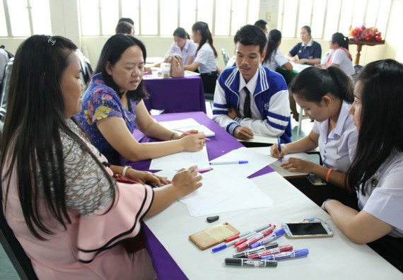 ภาพกิจกรรม โปรแกรมวิชาคณิตศาสตร์ จัดการอบรมเชิงปฏิบัติการ เรื่อง การจัดทำโครงงานและการใช้โปรแกรมสำเร็จรูปทางคณิตศาสตร์