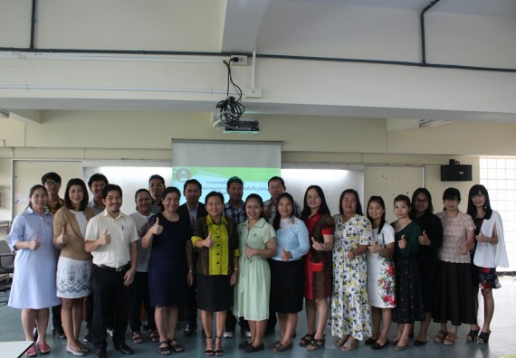 ภาพกิจกรรม โปรแกรมวิชาคณิตศาสตร์ จัดการอบรมเชิงปฏิบัติการ เรื่อง การจัดทำโครงงานและการใช้โปรแกรมสำเร็จรูปทางคณิตศาสตร์