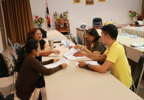 ภาพกิจกรรม คณะวิทยาศาสตร์และเทคโนโลยี จัดการอบรมเชิงปฏิบัติการ เรื่อง การเขียนรายงานการประกันคุณภาพการศึกษาภายใน ระดับคณะ ประจำปีการศึกษา 2560