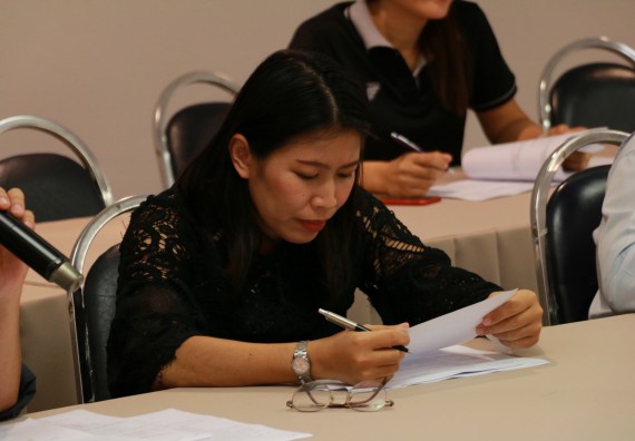 ภาพกิจกรรม คณะวิทยาศาสตร์และเทคโนโลยี จัดการอบรมเชิงปฏิบัติการ เรื่อง การเขียนรายงานการประกันคุณภาพการศึกษาภายใน ระดับคณะ ประจำปีการศึกษา 2560