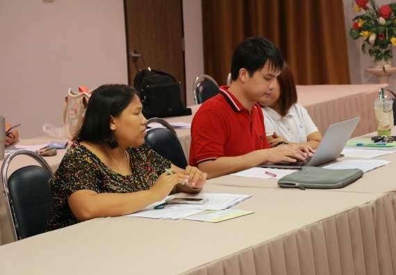 ภาพกิจกรรม คณะวิทยาศาสตร์และเทคโนโลยี จัดการอบรมเชิงปฏิบัติการ เรื่อง การเขียนรายงานการประกันคุณภาพการศึกษาภายใน ระดับคณะ ประจำปีการศึกษา 2560