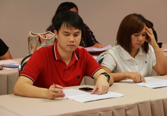 ภาพกิจกรรม คณะวิทยาศาสตร์และเทคโนโลยี จัดการอบรมเชิงปฏิบัติการ เรื่อง การเขียนรายงานการประกันคุณภาพการศึกษาภายใน ระดับคณะ ประจำปีการศึกษา 2560