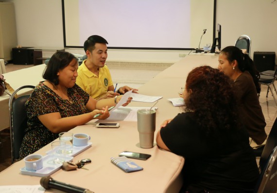 ภาพกิจกรรม คณะวิทยาศาสตร์และเทคโนโลยี จัดการอบรมเชิงปฏิบัติการ เรื่อง การเขียนรายงานการประกันคุณภาพการศึกษาภายใน ระดับคณะ ประจำปีการศึกษา 2560