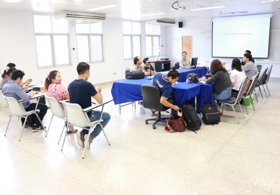 ภาพกิจกรรม คณะวิทยาศาสตร์และเทคโนโลยี จัดการประชุม เรื่อง การจัดอบรมโครงงานวิทยาศาสตร์และการใช้ทรัพยากรท้องถิ่น