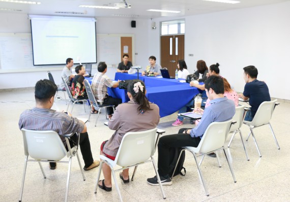 ภาพกิจกรรม คณะวิทยาศาสตร์และเทคโนโลยี จัดการประชุม เรื่อง การจัดอบรมโครงงานวิทยาศาสตร์และการใช้ทรัพยากรท้องถิ่น