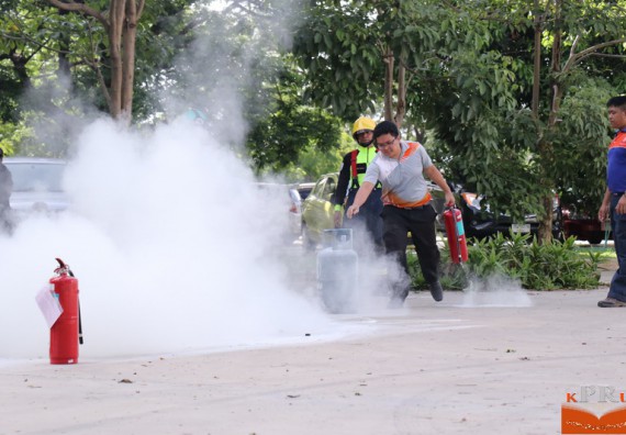 ภาพกิจกรรม คณะวิทยาศาสตร์และเทคโนโลยี เข้าร่วมโครงการป้องกันอัคคีภัยและบรรเทาสาธารณภัย
