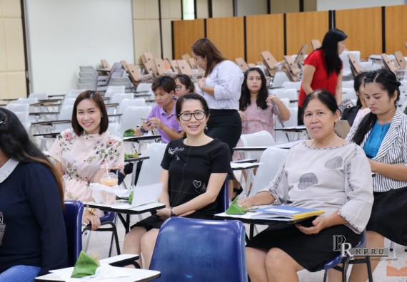 ภาพกิจกรรม คณะวิทยาศาสตร์และเทคโนโลยี เข้าร่วมโครงการ KPRU ร่วมใจ ลดใช้พลังงาน จัดการมลพิษเป็นมิตรกับสิ่งแวดล้อม เนื่องในวันสิ่งแวดล้อมโลก ประจำปี 2561 สำนักงานสีเขียว (Green Office)