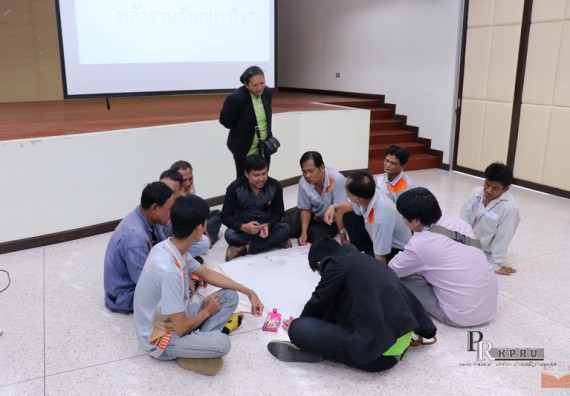 ภาพกิจกรรม คณะวิทยาศาสตร์และเทคโนโลยี เข้าร่วมโครงการ KPRU ร่วมใจ ลดใช้พลังงาน จัดการมลพิษเป็นมิตรกับสิ่งแวดล้อม เนื่องในวันสิ่งแวดล้อมโลก ประจำปี 2561 สำนักงานสีเขียว (Green Office)