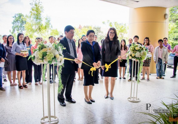 ภาพกิจกรรม คณะวิทยาศาสตร์และเทคโนโลยี เข้าร่วมโครงการ KPRU ร่วมใจ ลดใช้พลังงาน จัดการมลพิษเป็นมิตรกับสิ่งแวดล้อม เนื่องในวันสิ่งแวดล้อมโลก ประจำปี 2561 สำนักงานสีเขียว (Green Office)